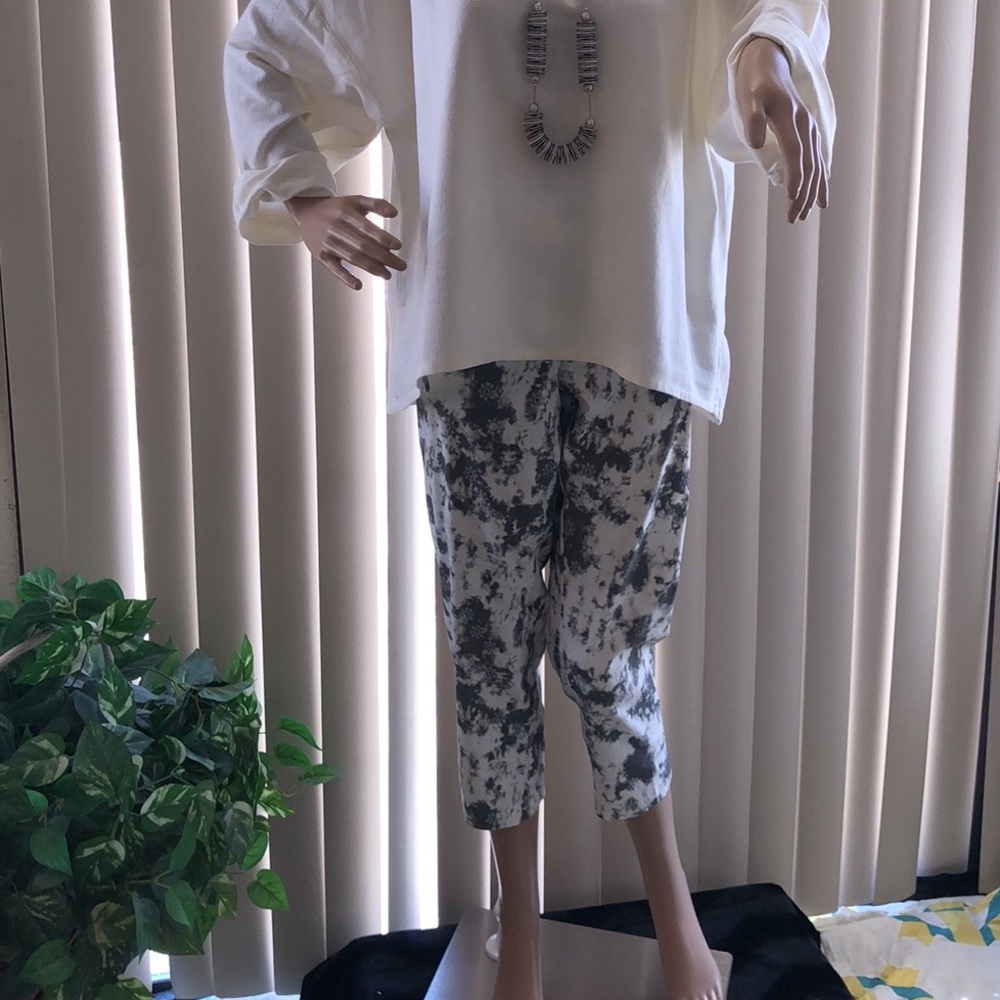 Fun print legging Jeans in size 16